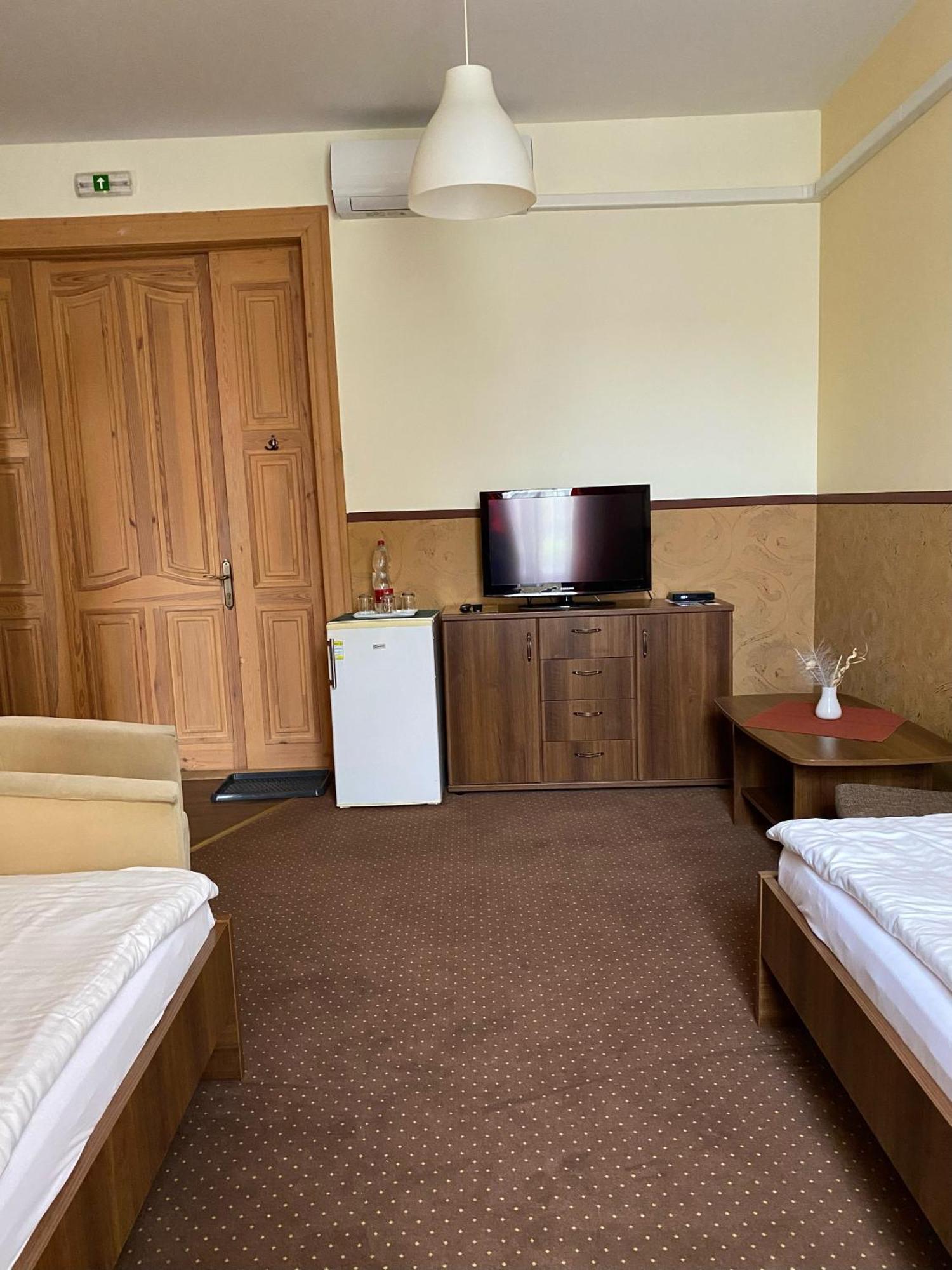 Het Pecset Fogado Etterem Bed and Breakfast Σόπρον Εξωτερικό φωτογραφία